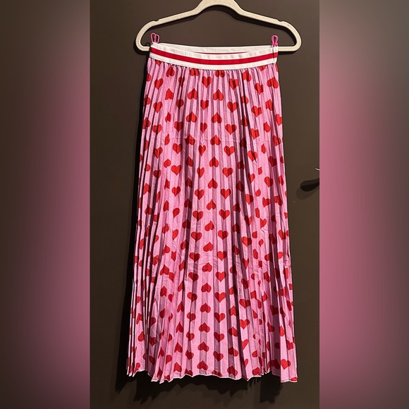 Holiday Pink Pleated Skirt with Red Heart Design Size Med Festive Girly Quirky - Picture 5 of 7